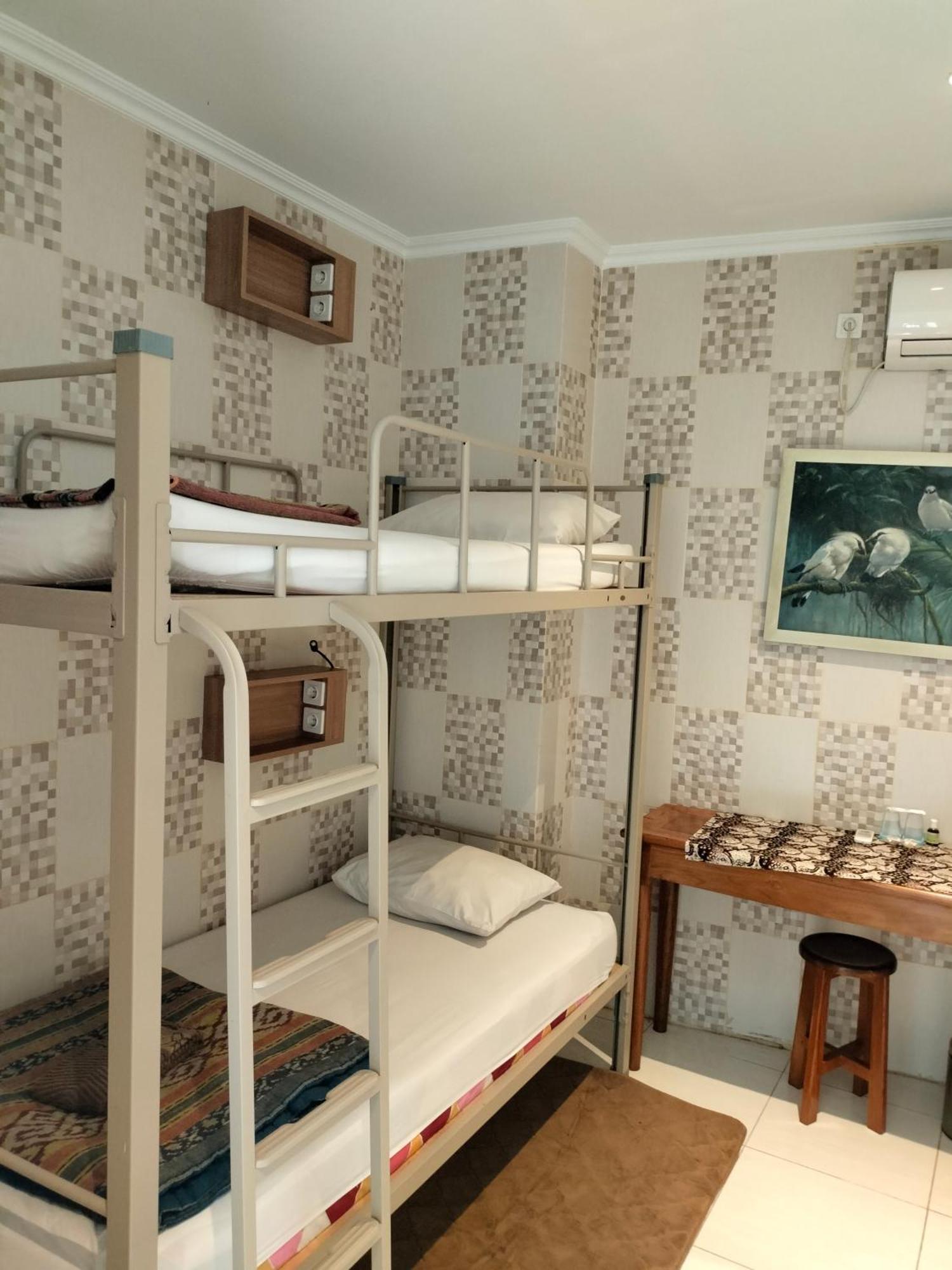 The Cabin Purwokinanti Hotel ยอกยาการ์ตา ภายนอก รูปภาพ